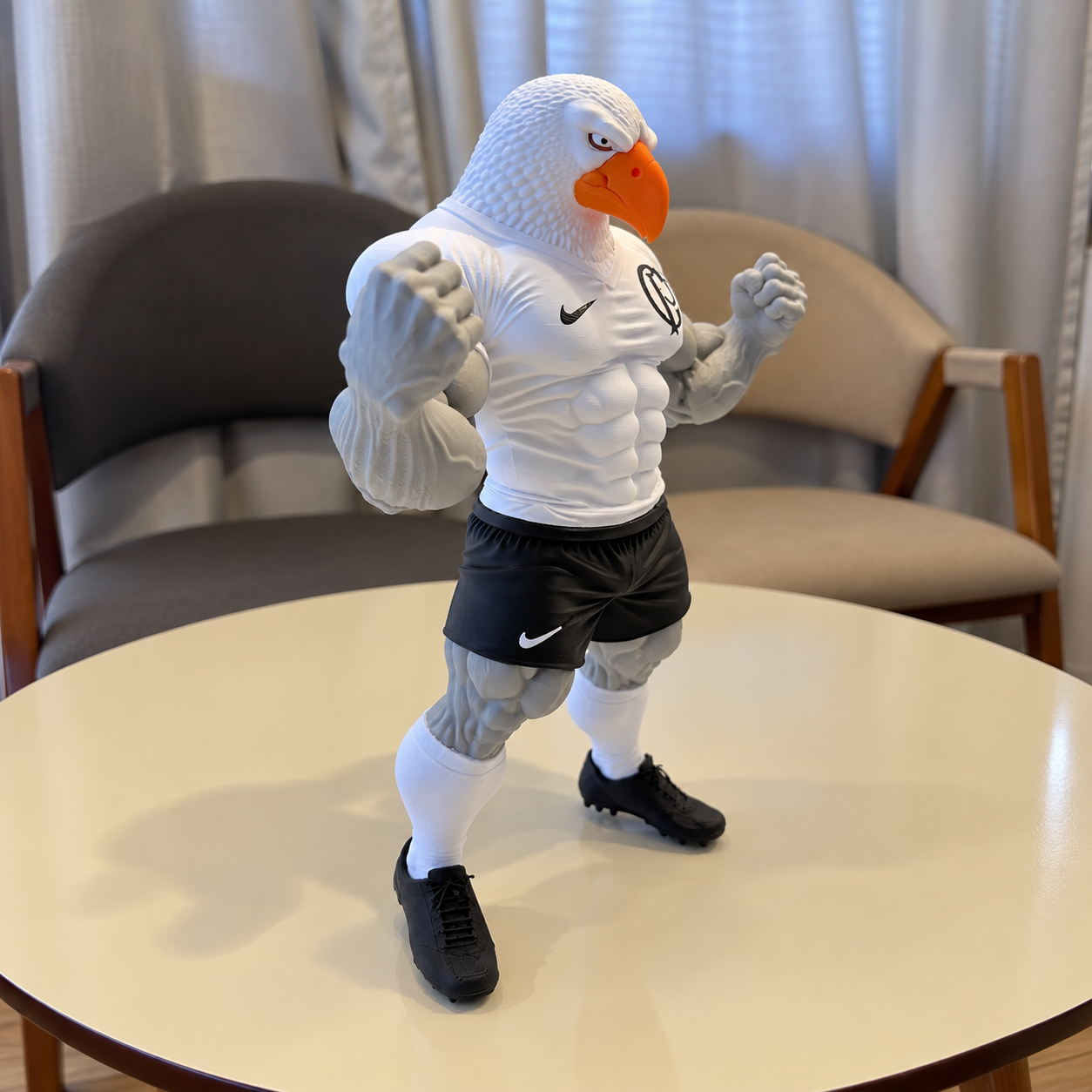 Foto 4 de Estátua Gavião Corinthians Musculoso